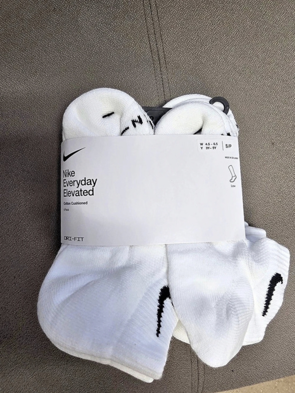Nike Everyday Elevated Athletic Socks White & Black Size Small NWT